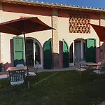 Borgo Di شقة *