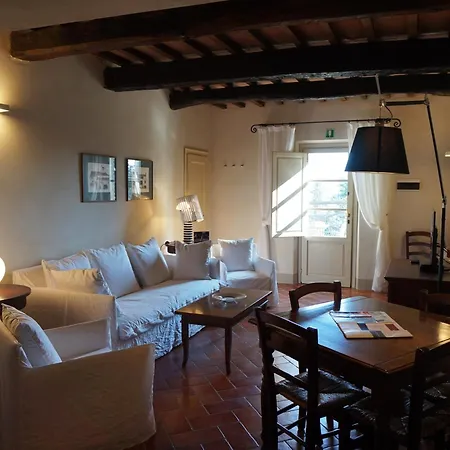 Borgo Di شقة Colleoli